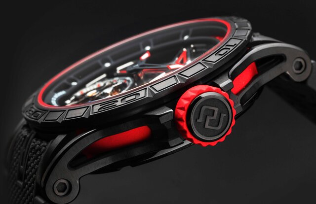 ロジェ・デュブイ×ピレリのコラボレーションによる革新的な新作「エクスカリバー」3機種をラインアップ｜ROGER DUBUIS