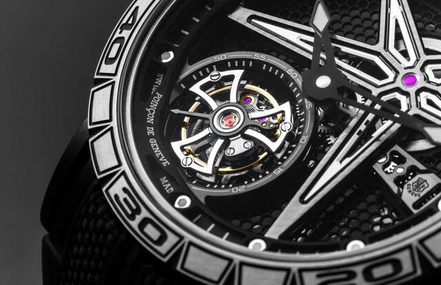 ロジェ・デュブイ×ピレリのコラボレーションによる革新的な新作「エクスカリバー」3機種をラインアップ｜ROGER DUBUIS