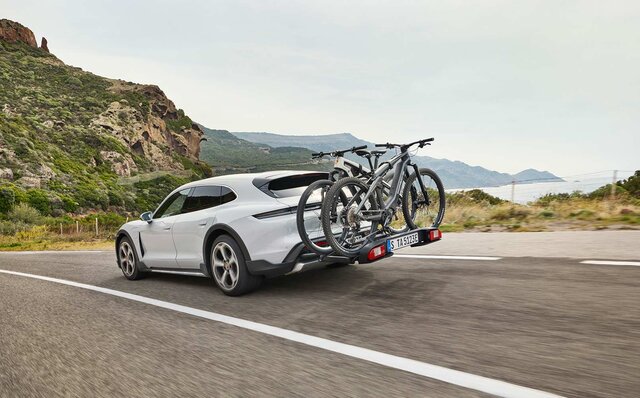 ポルシェ、電動クロスオーバーモデルの「タイカン クロスツーリスモ」を発表｜PORSCHE