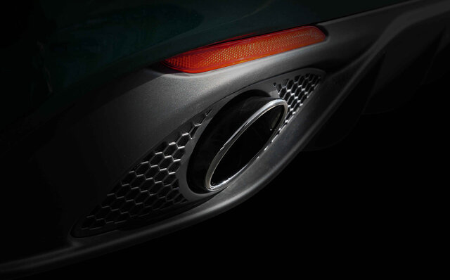 ヴィスコンティ家から着想を得たエレガントなグリーンを纏う、アルファロメオ ジュリアの限定車が登場｜Alfa Romeo