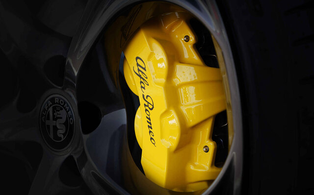 ヴィスコンティ家から着想を得たエレガントなグリーンを纏う、アルファロメオ ジュリアの限定車が登場｜Alfa Romeo