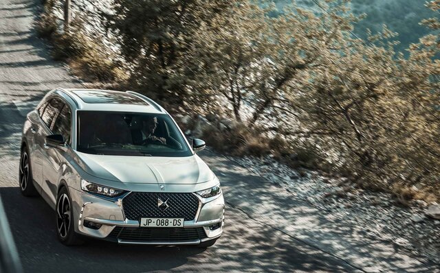 DS7クロスバックにプラグインハイブリッドの4WDモデル「E-TENSE 4×4」登場｜DS