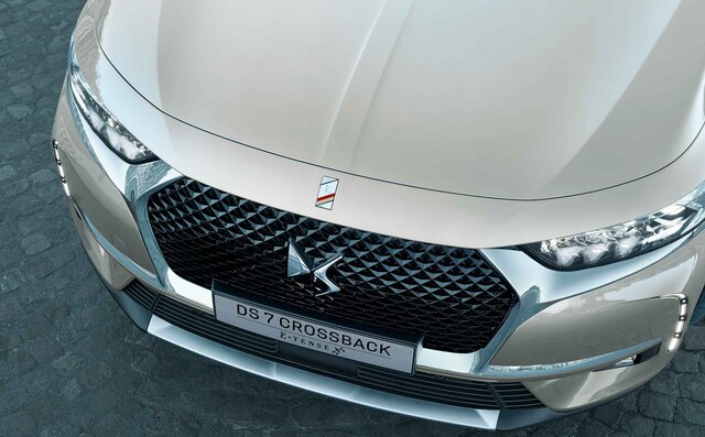 DS7クロスバックにプラグインハイブリッドの4WDモデル「E-TENSE 4×4」登場｜DS