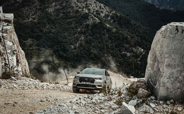 DS7クロスバックにプラグインハイブリッドの4WDモデル「E-TENSE 4×4」登場｜DS