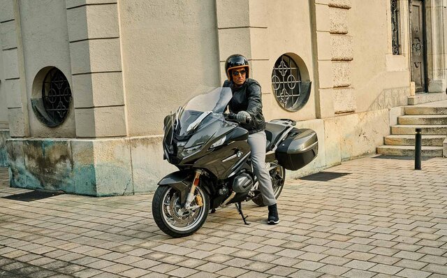 40年以上の歴史を誇るBMW製ツアラーモデルの最新型「R 1250 RT」がデビュー｜BMW