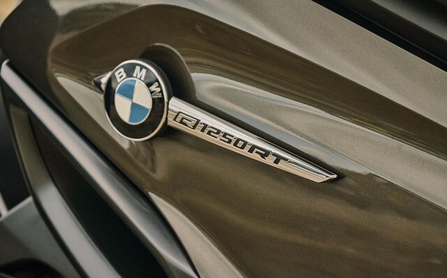 40年以上の歴史を誇るBMW製ツアラーモデルの最新型「R 1250 RT」がデビュー｜BMW