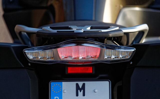 40年以上の歴史を誇るBMW製ツアラーモデルの最新型「R 1250 RT」がデビュー｜BMW