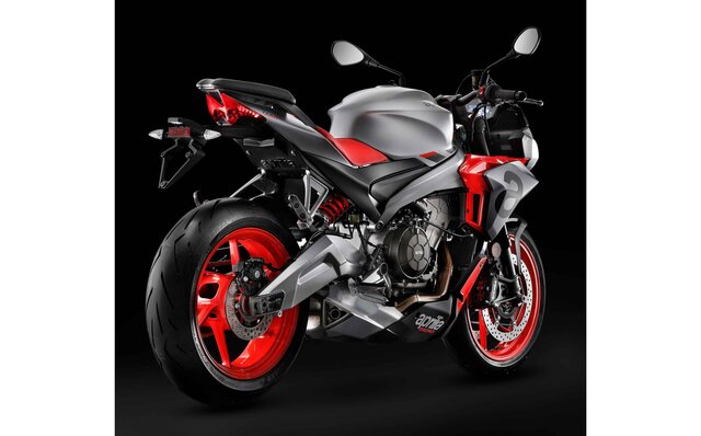 「トゥオーノV4」の直径子孫、660ccエンジンを搭載した「トゥオーノ660」日本上陸|Aprilia 「トゥオーノV4」の直径子孫、660ccエンジンを搭載した「トゥオーノ660」日本上陸|Aprilia