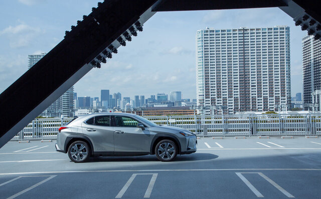 日本的ともいえるEVの現在形がよく分かる──レクサスUX300eに試乗|LEXUS 日本的ともいえるEVの現在形がよく分かる──レクサスUX300eに試乗|LEXUS