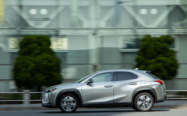 日本的ともいえるEVの現在形がよく分かる──レクサスUX300eに試乗|LEXUS 日本的ともいえるEVの現在形がよく分かる──レクサスUX300eに試乗|LEXUS