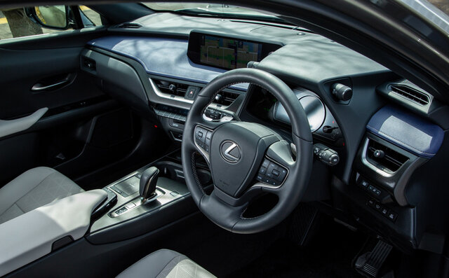 日本的ともいえるEVの現在形がよく分かる──レクサスUX300eに試乗|LEXUS 日本的ともいえるEVの現在形がよく分かる──レクサスUX300eに試乗|LEXUS