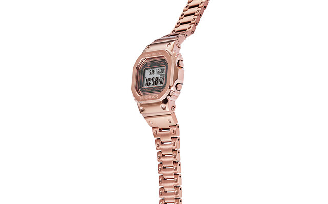 メタルインゴットをイメージしたローズゴールドカラーの新作｜G-SHOCK