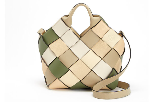 ロエベが余剰レザーを判読ラフで仕上げたバスケット バッグを制作｜LOEWE