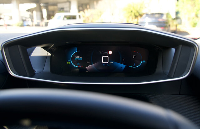 激戦区であるコンパクトSUV市場にプジョーが投入した「2008」に試乗|PEUGEOT 激戦区であるコンパクトSUV市場にプジョーが投入した「2008」に試乗|PEUGEOT