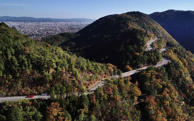 フェラーリ ローマに試乗──まさに「イブニングドレスに身を包んだF1マシン」そのものだった｜Ferrari