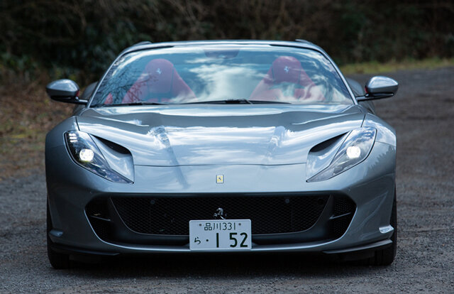 精密な12気筒の魅力を味わいたいという人に──フェラーリ812GTSに試乗｜Ferrari
