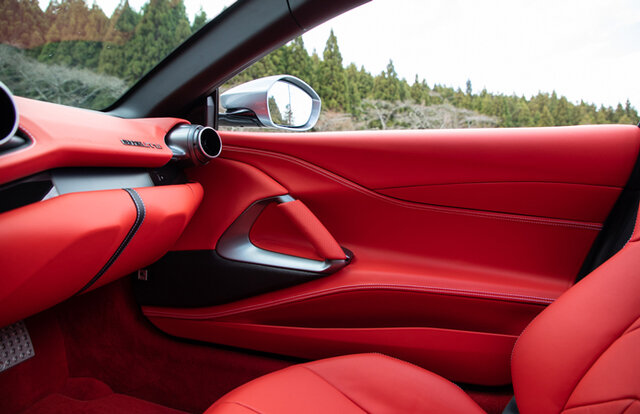 精密な12気筒の魅力を味わいたいという人に──フェラーリ812GTSに試乗｜Ferrari