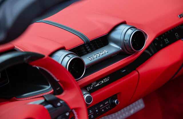 精密な12気筒の魅力を味わいたいという人に──フェラーリ812GTSに試乗｜Ferrari