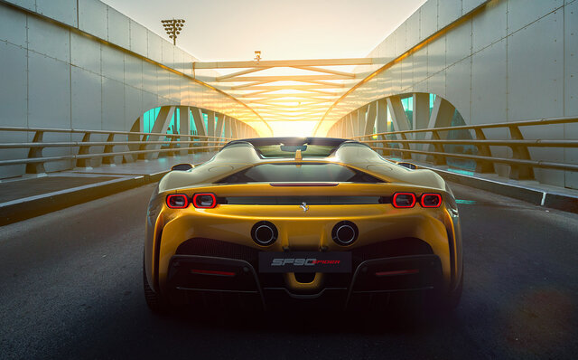 フェラーリ、リトラクタブルハードトップを備えた史上最強のプロダクションモデル「SF90スパイダー」を発表｜Ferrari