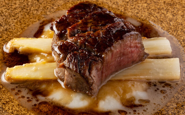 食通たちが、東京・渋谷に集結。超予約困難店「Comptoir Feu」鬼才シェフによる1日限りのイノベーティブ・フレンチ｜EAT