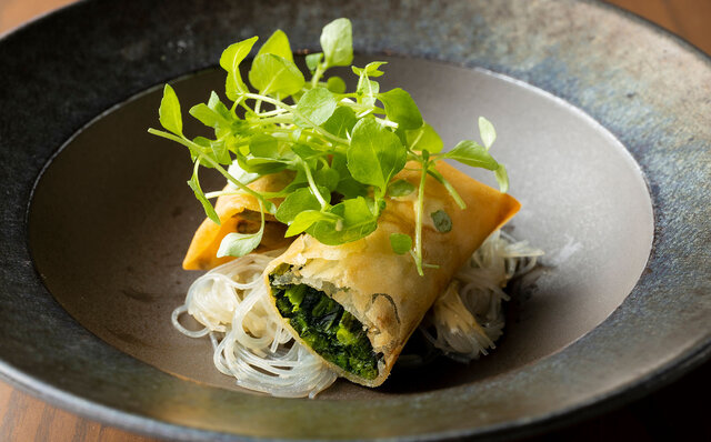 食通たちが、東京・渋谷に集結。超予約困難店「Comptoir Feu」鬼才シェフによる1日限りのイノベーティブ・フレンチ｜EAT