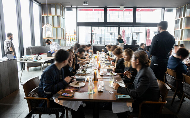 食通たちが、東京・渋谷に集結。超予約困難店「Comptoir Feu」鬼才シェフによる1日限りのイノベーティブ・フレンチ｜EAT