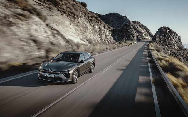 シトロエン、フラッグシップモデルのC5 Xをワールドプレミア｜Citroën