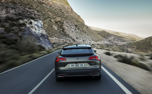 シトロエン、フラッグシップモデルのC5 Xをワールドプレミア｜Citroën