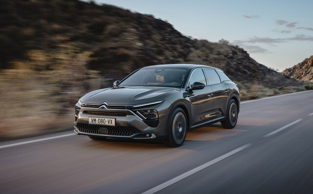 シトロエン、フラッグシップモデルのC5 Xをワールドプレミア｜Citroën