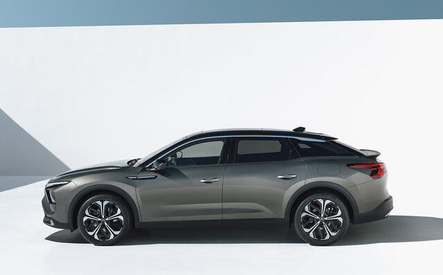 シトロエン、フラッグシップモデルのC5 Xをワールドプレミア｜Citroën