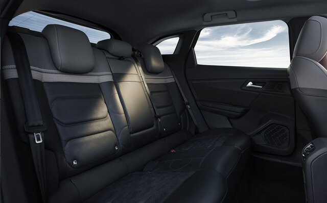 シトロエン、フラッグシップモデルのC5 Xをワールドプレミア｜Citroën