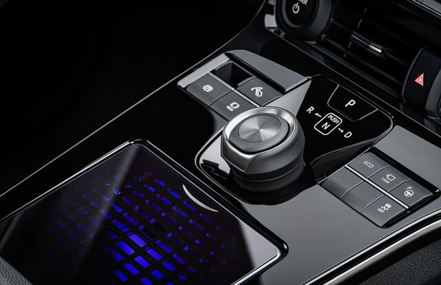大きく若返りが図られた新型トヨタ カローラに試乗|Toyota 大きく若返りが図られた新型トヨタ カローラに試乗|Toyota