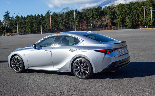 欧州のプレミアムセダンに勝るとも劣らない出来映え──レクサスIS350 Fスポーツに試乗|LEXUS 欧州のプレミアムセダンに勝るとも劣らない出来映え──レクサスIS350 Fスポーツに試乗|LEXUS