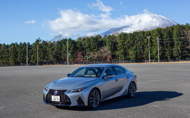 欧州のプレミアムセダンに勝るとも劣らない出来映え──レクサスIS350 Fスポーツに試乗|LEXUS 欧州のプレミアムセダンに勝るとも劣らない出来映え──レクサスIS350 Fスポーツに試乗|LEXUS