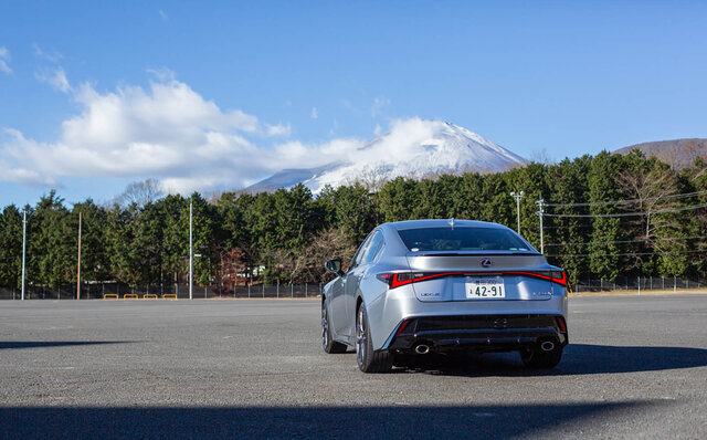 欧州のプレミアムセダンに勝るとも劣らない出来映え──レクサスIS350 Fスポーツに試乗|LEXUS 欧州のプレミアムセダンに勝るとも劣らない出来映え──レクサスIS350 Fスポーツに試乗|LEXUS