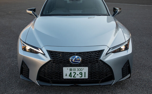 欧州のプレミアムセダンに勝るとも劣らない出来映え──レクサスIS350 Fスポーツに試乗|LEXUS 欧州のプレミアムセダンに勝るとも劣らない出来映え──レクサスIS350 Fスポーツに試乗|LEXUS