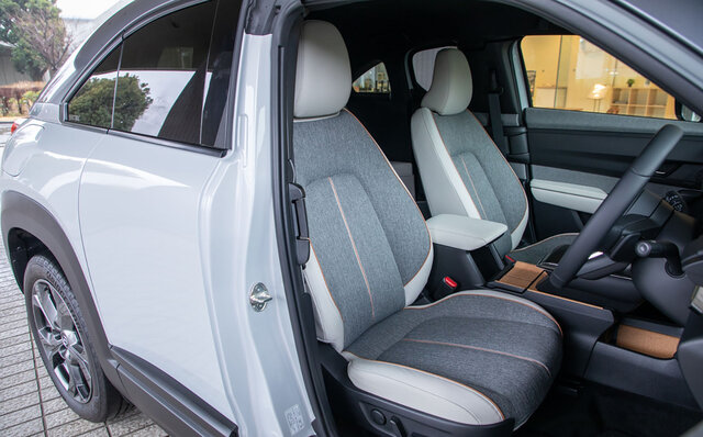 従来と同じような運転の楽しさを追求している──マツダMX-30 EVモデルに試乗|MAZDA 従来と同じような運転の楽しさを追求している──マツダMX-30 EVモデルに試乗|MAZDA