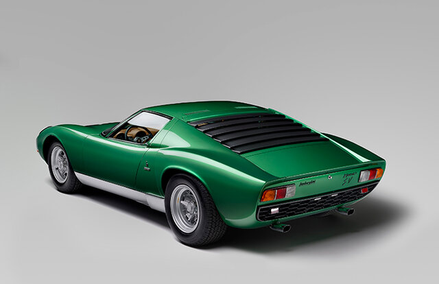 ランボルギーニ ミウラの最終進化形ミウラSV初披露から半世紀。その伝説を追う｜