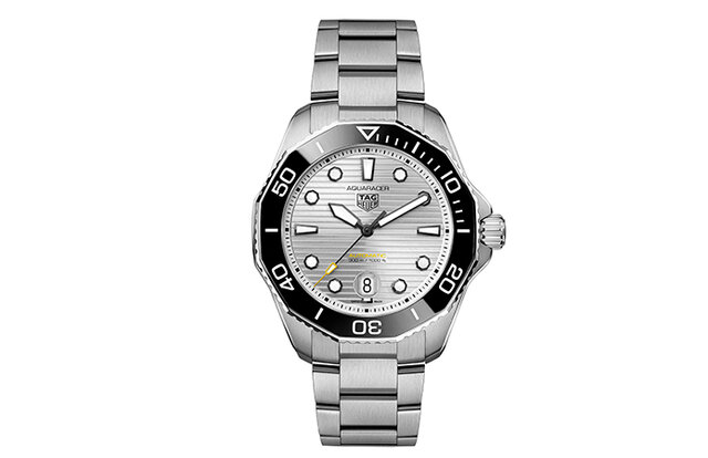 伝統を継承しながら、ジオメトリックなデザインにアップデート。「アクアレーサー プロフェッショナル300」｜TAG HEUER