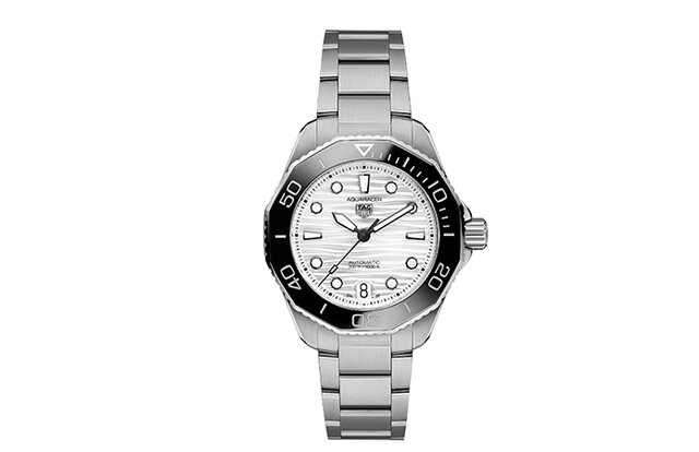 伝統を継承しながら、ジオメトリックなデザインにアップデート。「アクアレーサー プロフェッショナル300」｜TAG HEUER