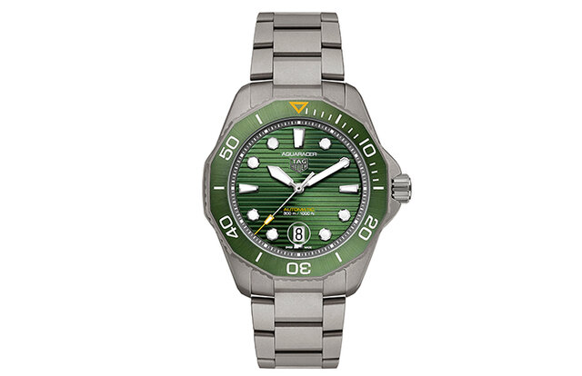伝統を継承しながら、ジオメトリックなデザインにアップデート。「アクアレーサー プロフェッショナル300」｜TAG HEUER