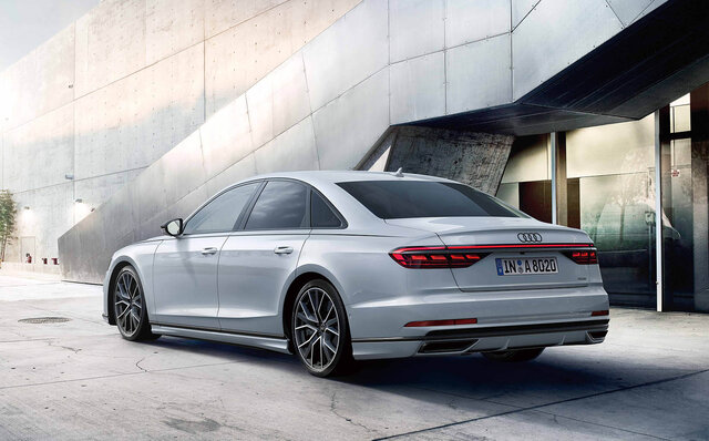 アウディからドライバーズカー、GTカーとしての特徴にフォーカスしたA8限定モデルが登場｜Audi