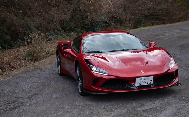 週末のサーキット通いの楽しさを知っている人に──フェラーリF8 トリブートに試乗｜Ferrari