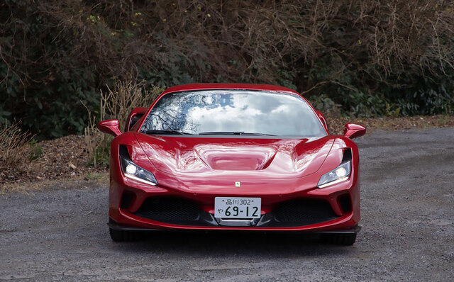 週末のサーキット通いの楽しさを知っている人に──フェラーリF8 トリブートに試乗｜Ferrari