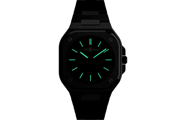 昼夜を問わず抜群の視認性を発揮する「BR 05 SKELETON NIGHTLUM」｜Bell & Ross