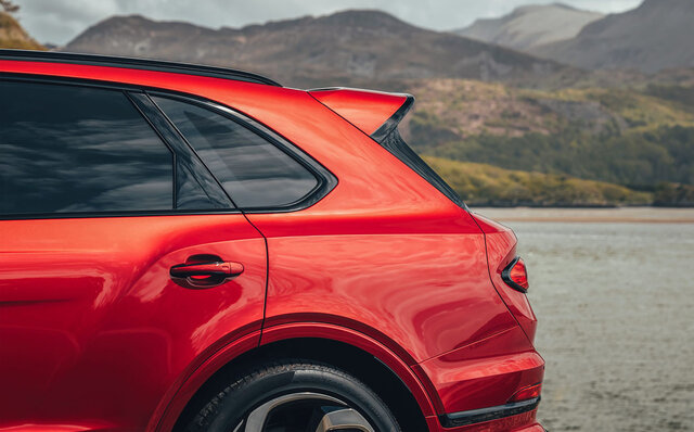 ベントレー、パフォーマンスを強化したベンテイガ初の“S”モデルを発表｜Bentley