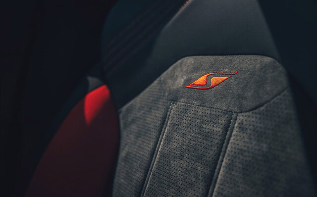 ベントレー、パフォーマンスを強化したベンテイガ初の“S”モデルを発表｜Bentley