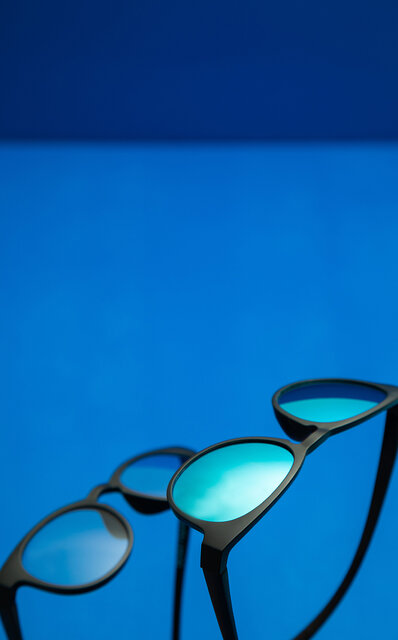 プラごみ問題の解決を目指すべく、廃棄ペットボトルを眼鏡フレームに｜DONTPANIC