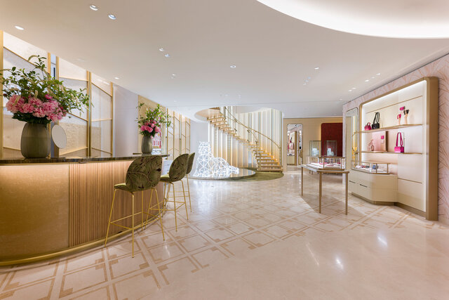 よりエレガンスに進化した「カルティエ 心斎橋ブティック」|CARTIER よりエレガンスに進化した「カルティエ 心斎橋ブティック」|CARTIER