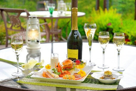 ホテル椿山荘東京で涼やかにシャンパンフリーフローを楽しむ「シャンパンガーデン2021」|EAT ホテル椿山荘東京で涼やかにシャンパンフリーフローを楽しむ「シャンパンガーデン2021」|EAT